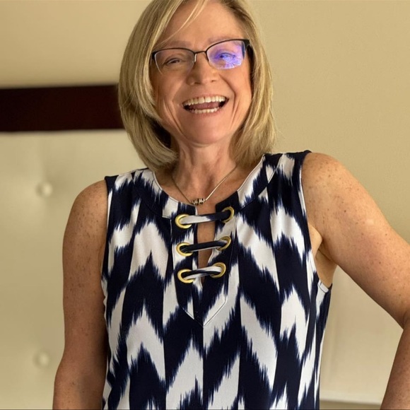 Meet your Posher - Picture 3 of 7